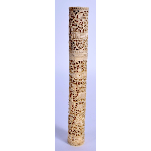 1380 - A 19TH CENTURY CHINESE CANTON IVORY NEEDLE CASE Qing, decorated with figures. 16.5 cm long.