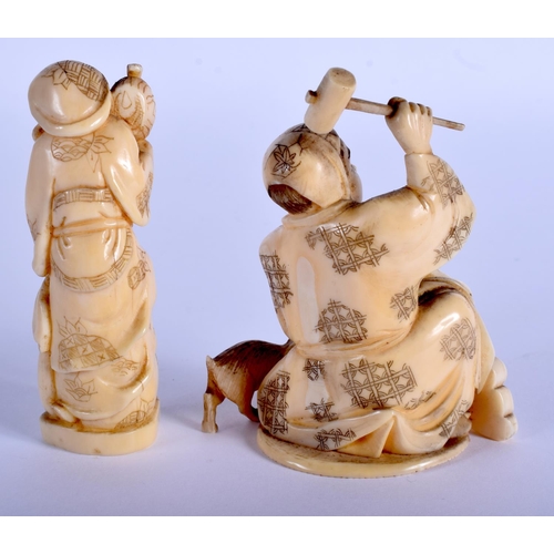 1389 - TWO 19TH CENTURY JAPANESE MEIJI PERIOD CARVED IVORY NETSUKE. 3.5 cm wide. (2)