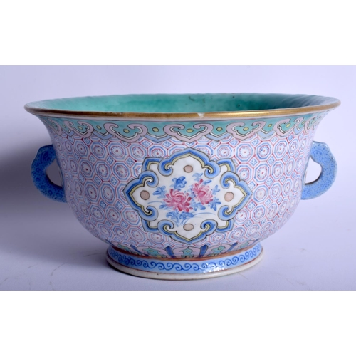 1435 - A 19TH CENTURY CHINESE FAMILLE ROSE TWIN HANDLED BOWL Qing, enamelled with floral motifs. 18 cm wide... 