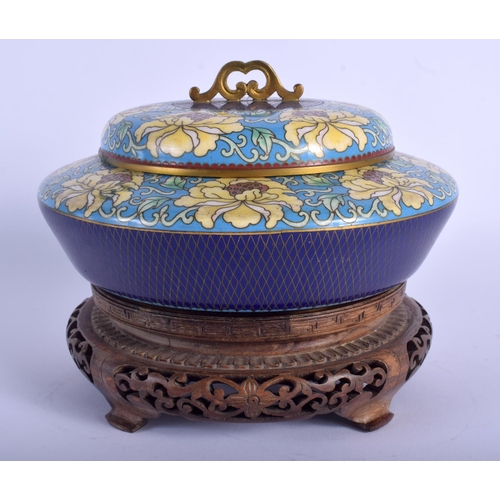 1442 - AN EARLY 20TH CENTURY CHINESE CLOISONNE ENAMEL BOX AND COVER Late Qing, decorated with foliage. 16 c... 