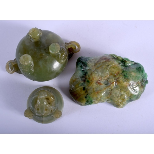 1460 - AN EARLY 20TH CENTURY CHINESE CARVED JADEITE BRUSH WASHER formed with toads holding coinage, togethe... 