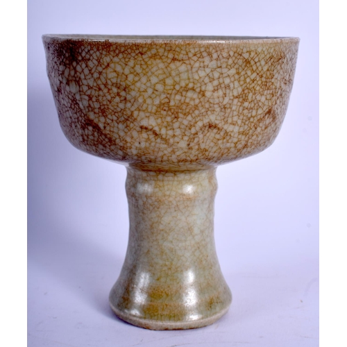 1610 - A CHINESE CELADON GE TYPE STEM FOOT BOWL. 12 cm x 9 cm.