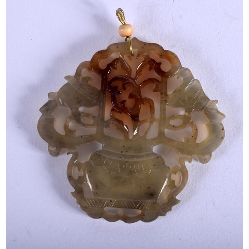 1611 - AN EARLY 20TH CENTURY CHINESE MUTTON JADE PENDANT Late Qing. 5.5 cm x 6 cm.