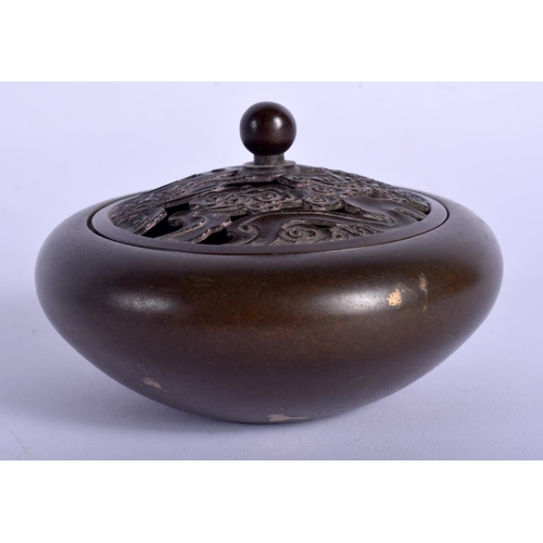 1650 - A CHINESE GOLD SPLASH BRONZE CENSER AND COVER 20th Century. 8.5 cm diameter.