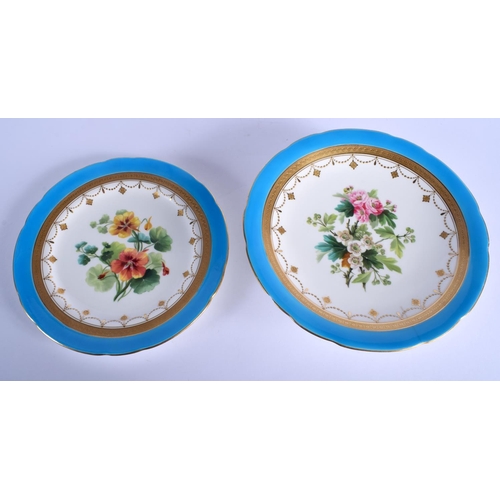 187 - AN ANTIQUE MINTON PLATE together with a similar tazza. 23 cm wide. (2)