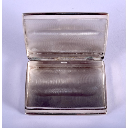 2103 - A SILVER MOHAMMED ALI SNUFF BOX. 4.5 cm x 3.5 cm.