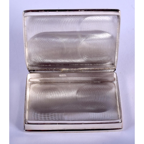 2117 - A SILVER PILL BOX. 4.5 cm x 4.25 cm.