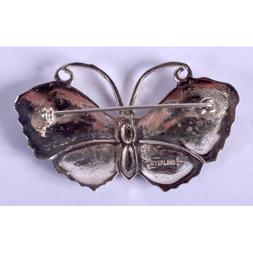 2133 - A SILVER BUTTERFLY BROOCH. 5 cm x 2.5 cm.