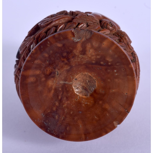 2139 - AN 18TH/19TH CENTURY CONTINENTAL CARVED COQUILLA NUT SNUFF BOTTLE. 7.75 cm high.