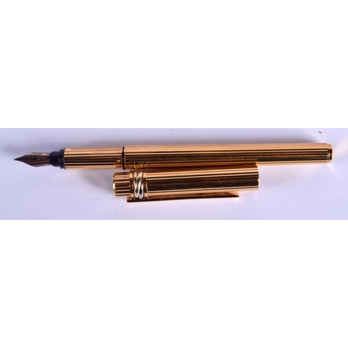 2156 - A BOXED CARTIER FOUNTAIN PEN with 18ct gold nib. 13 cm long.