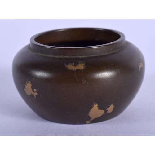 2199 - A CHINESE BRONZE CENSER. 4 cm diameter.