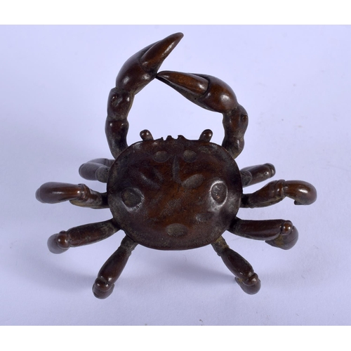 2210 - A JAPANESE BRONZE CRAB OKIMONO. 5.5 cm wide.