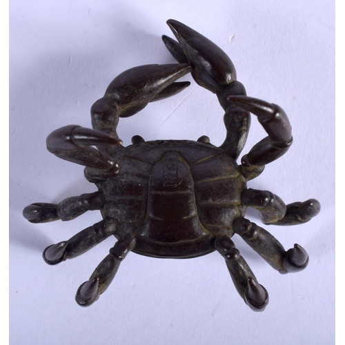 2210 - A JAPANESE BRONZE CRAB OKIMONO. 5.5 cm wide.