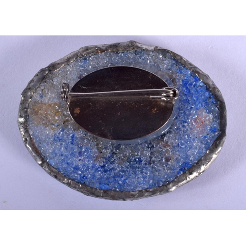 2237 - AN EARLY CONTINENTAL SILVER MOUNTED CRUSHED GLASS BROOCH. 6 cm x 3.5 cm.