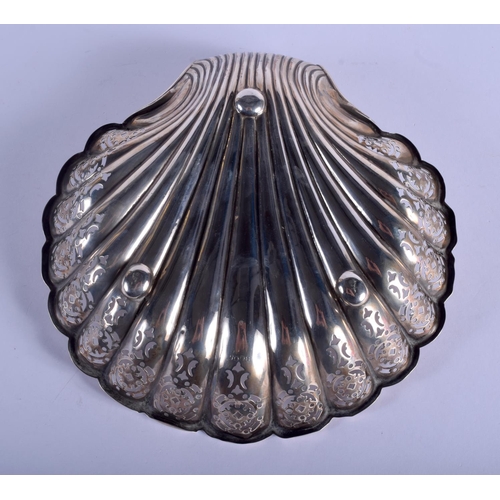 2241 - AN ANTIQUE SILVER SHELL DISH. 210 grams. 18 cm x 16 cm.