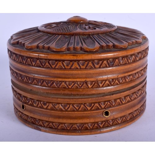 2296 - A LOVELY 19TH CENTURY ENGLISH TREEN CIRCULAR BOX AND COVER possibly for string. 13 cm diameter.