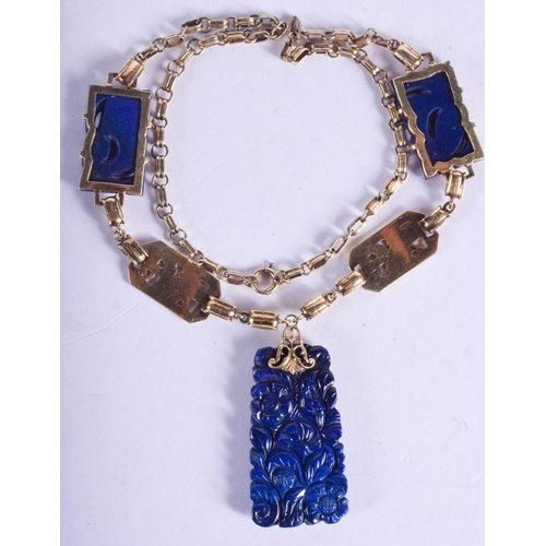 2446 - A STYLISH 14CT GOLD ENAMEL AND LAPIS LAZULI NECKLACE painted with dragons. 24.1 grams. 40 cm long.