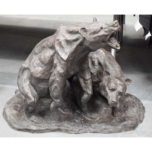 2508 - A LARGE CONTEMPORARY BRONZE FIGURE OF ROAMING BEARS. 50 cm x 42 cm.