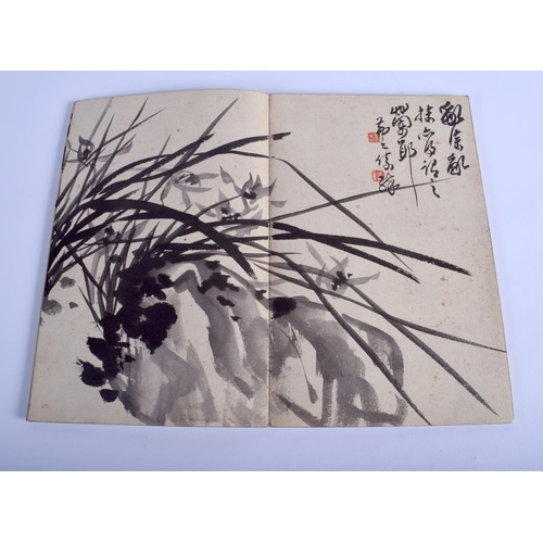 1016 - AN EARLY 20TH CENTURY CHINESE INK WORK WATERCOLOUR BOOKLET Late Qing/Republic. 35 cm x 28 cm each op... 