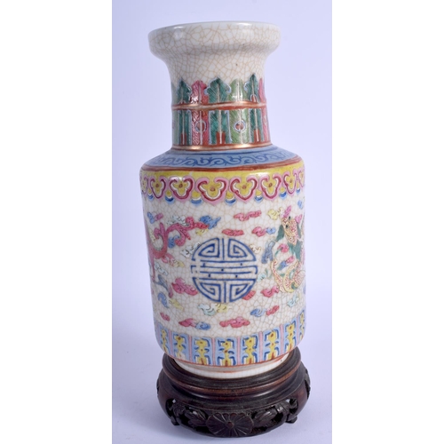 1077 - A 19TH CENTURY CHINESE FAMILLE ROSE PORCELAIN VASE Qing, painted with dragons. 22 cm high.