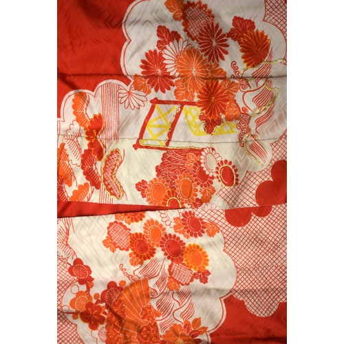 1111 - TWO JAPANESE TAISHO PERIOD SILK KIMONO. (2)