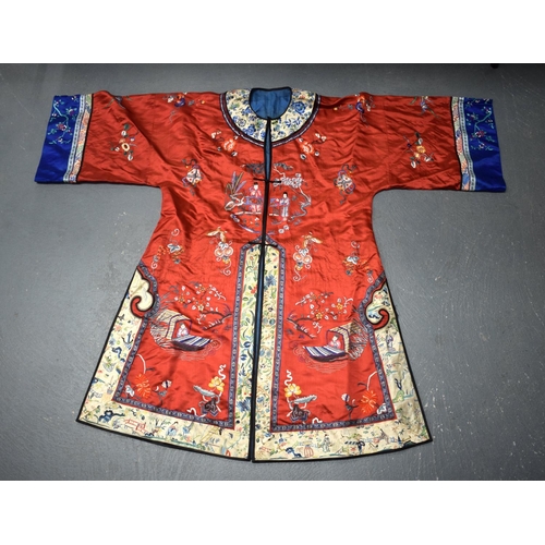 1114 - AN EARLY 20TH CENTURY CHINESE SILKWORK EMBROIDERED ROBE Late Qing/Republic. 110 cm x 138 cm.