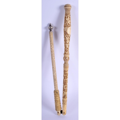 1174 - AN EXTREMELY RARE 19TH CENTURY CHINESE CANTON IVORY FOLDING SCROLL POINTER Qing, with silver mounts.... 