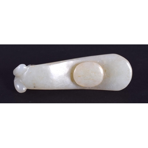 1245 - AN EARLY 20TH CENTURY CHINESE CARVED MINIATURE GREEN JADE BELT HOOK Late Qing/Republic. 3.5 cm wide.