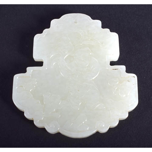 1273 - A CHINESE CARVED PALE GREEN JADE PLAQUE 20th Century. 4.5 cm x 4.5 cm.