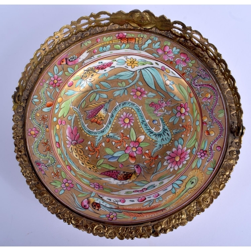 66 - A 19TH CENTURY FRENCH SAMSONS OF PARIS PORCELAIN BASKET painted with dragons. 25 cm wide.