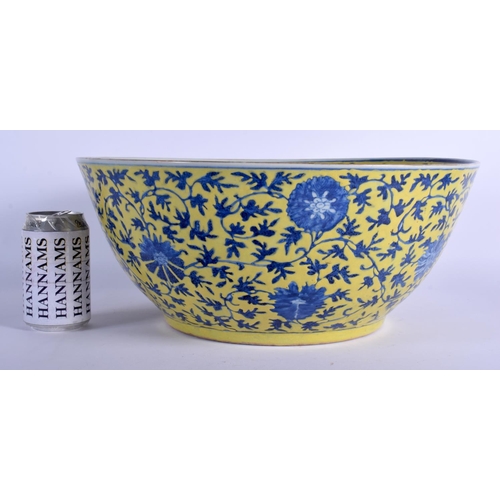 1306 - A LARGE 18TH/19TH CENTURY CHINESE BLUE AND WHITE PORCELAIN PUNCH BOWL Late Qianlong/Jiaqing, with ov... 