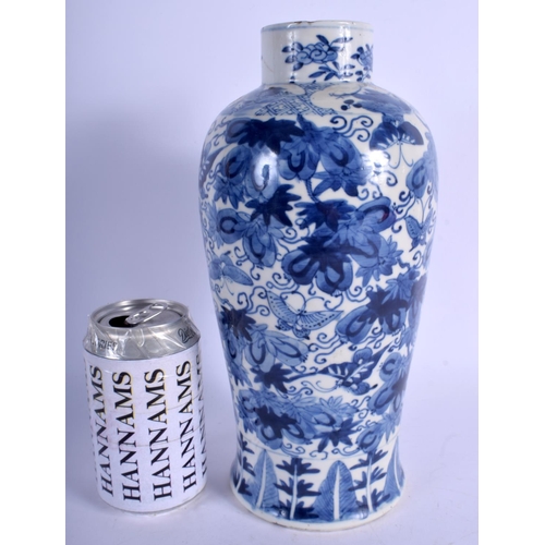 1338 - A 19TH CENTURY CHINESE BLUE AND WHITE PORCELAIN VASE Qing. 28 cm high.