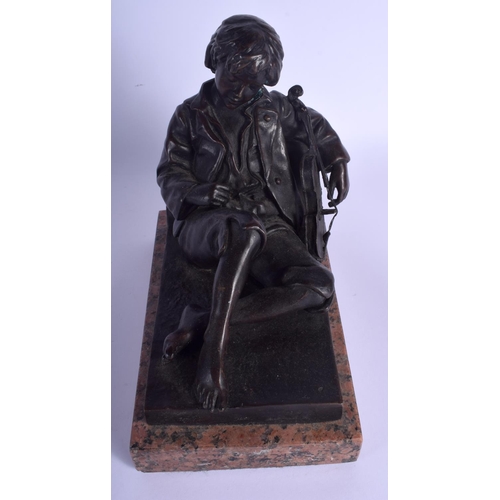 747 - A CONTINENTAL BRONZE FIGURE OF A MUSICIAN After Harel, modelled upon a marble base. 22 cm x 20 cm.