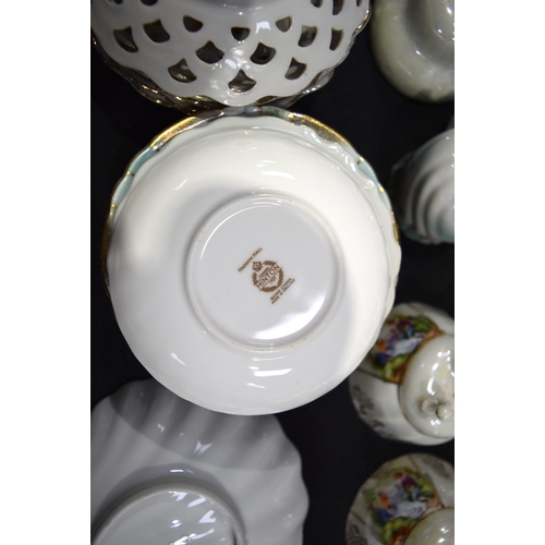 3004 - Minton and Royal Doulton ceramics Tea cups saucers and others