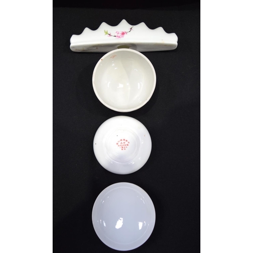 3016 - Chinese ceramic brush rest, cosmetic pot and lid