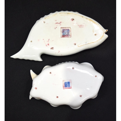 3017 - Two Chinese ceramic fish shaped Palette dishes