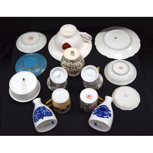 3034 - Group of Continental and English ceramics.  Qty