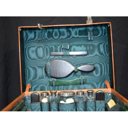 3046 - A lovely Vintage Grooming  leather case, Silver pot lids