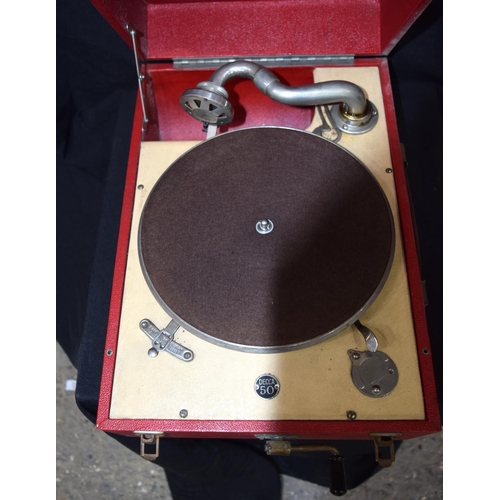 3056 - Decca manual wind-up Gramophone.  42cm x 18cm