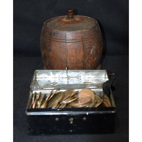 3060 - Vintage wooden Tea Caddy (with lining) together with a collection of coins