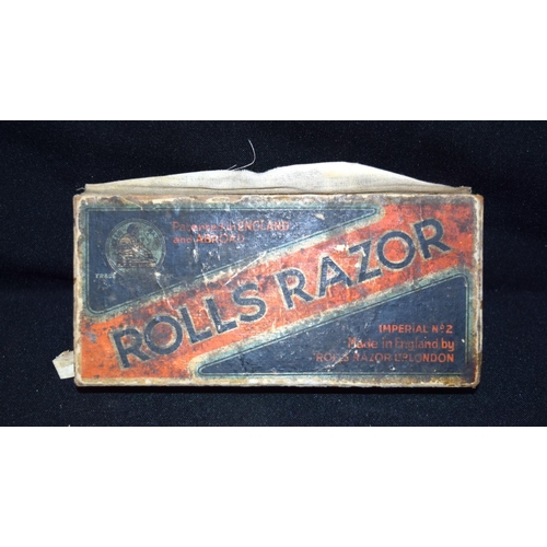 3062 - A vintage Razor together with Hohner Mouth Organ and others