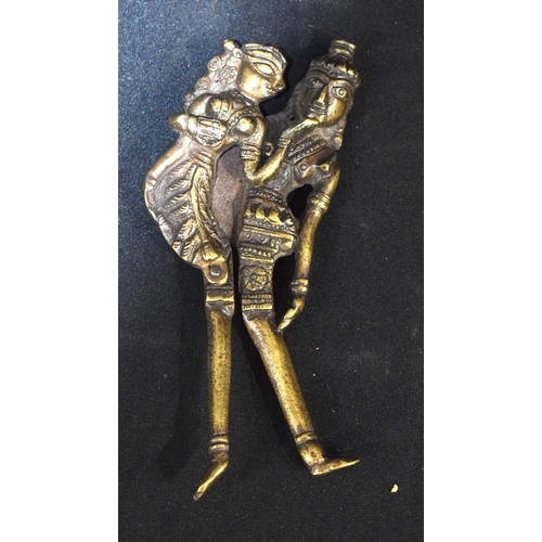 3068 - An Indian bronze Nut Cracker in the form of a male and female 18cm