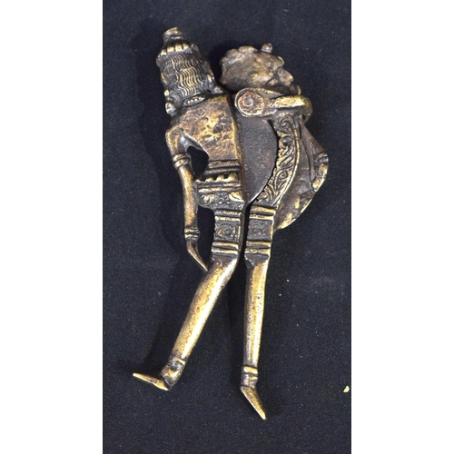 3068 - An Indian bronze Nut Cracker in the form of a male and female 18cm