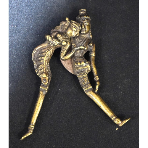 3068 - An Indian bronze Nut Cracker in the form of a male and female 18cm