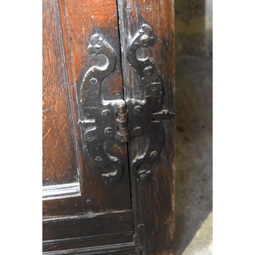 3090 - Small 18th century oak Wardrobe.  166cm x 87cm