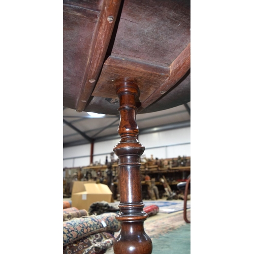 3099 - Small George III style Table