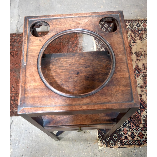 3105 - Georgian wooden Wash Basin Stand.