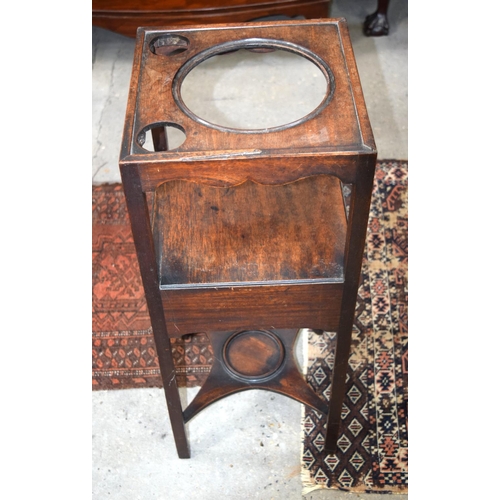 3105 - Georgian wooden Wash Basin Stand.