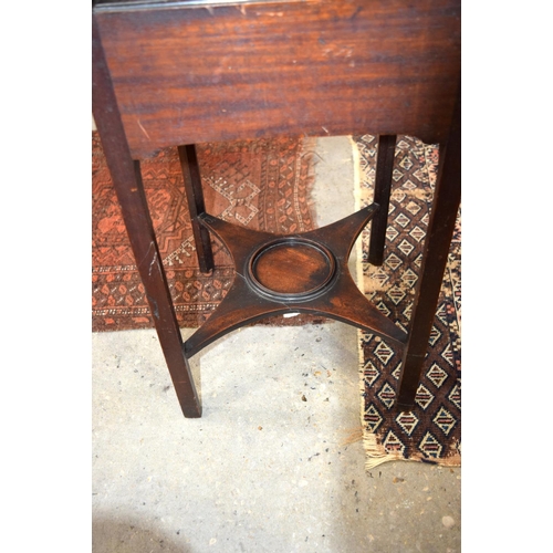 3105 - Georgian wooden Wash Basin Stand.