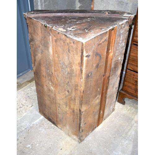 3121 - An 18th C Oak hanging Cupboard.  97cm x 79cm